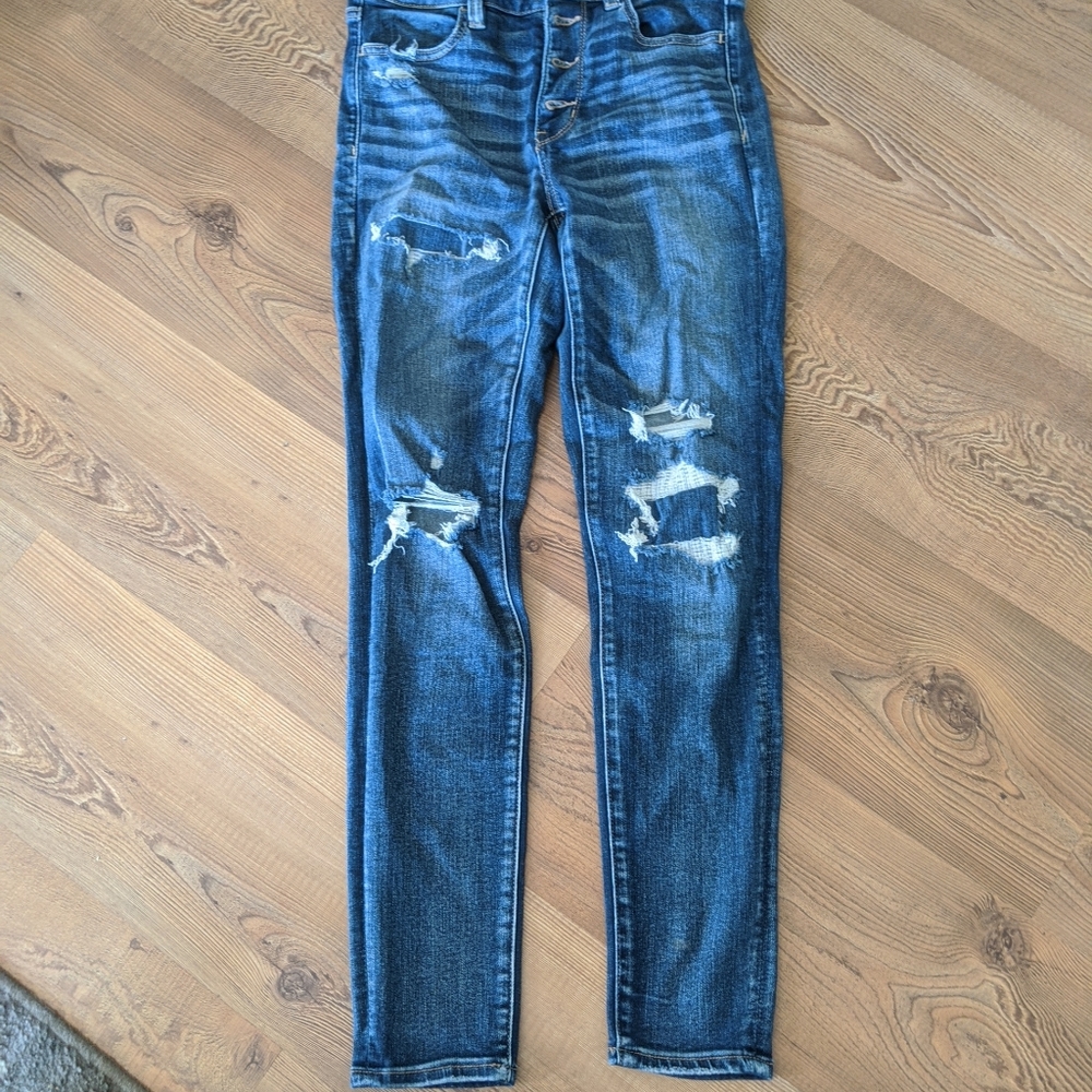 American Eagle hi rise distressed jegging
